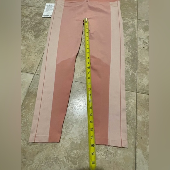 Lululemon Ebb To Train Tight Abstract Women's Sz 10 NWT - Picture 5 of 7